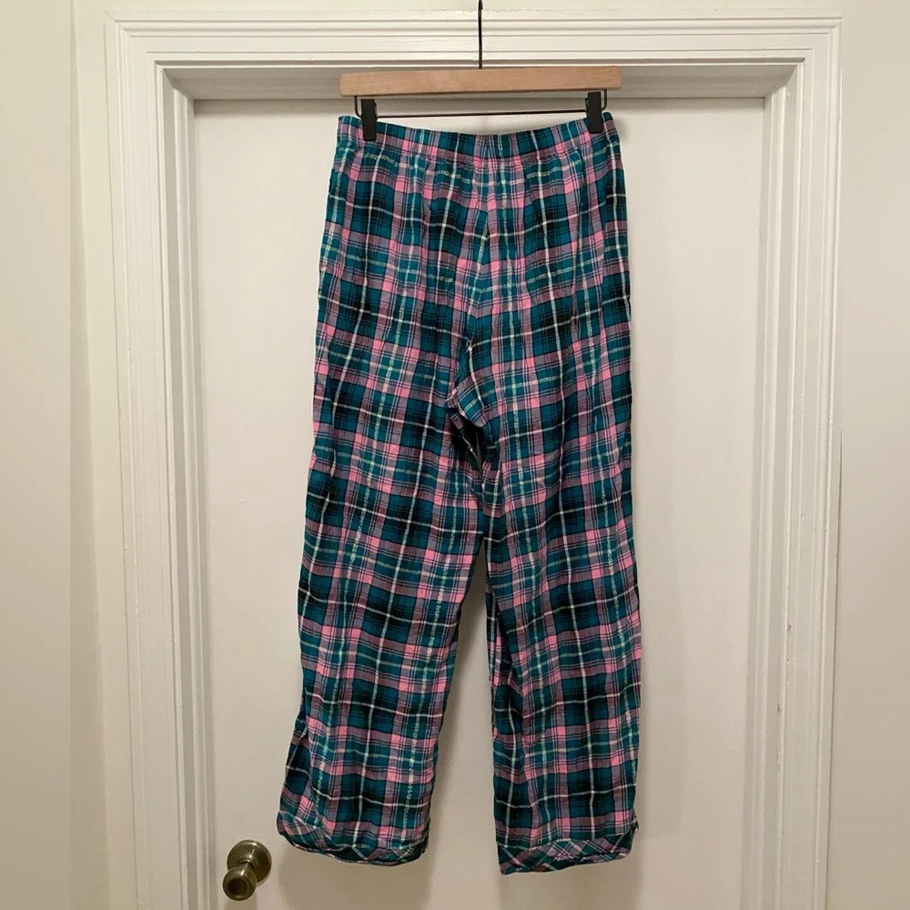 Victoria’s Secret Flannel Pajama set women’s Small Short Pink green Long Sleeved